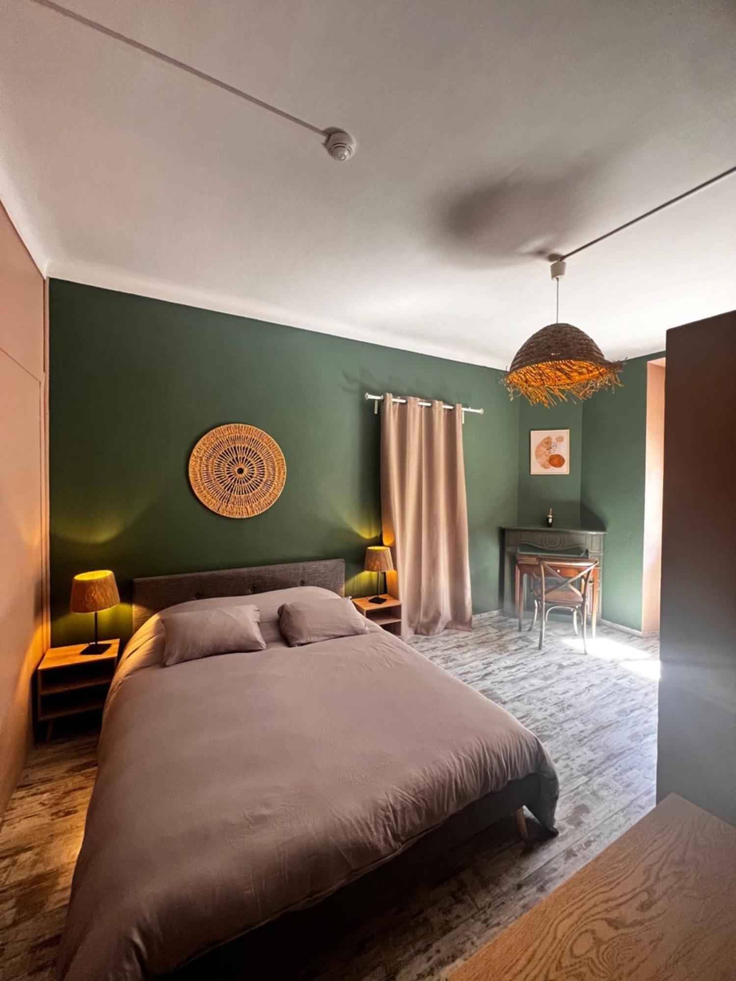 Hotel Fleur Des Alpes La Brigue Екстер'єр фото