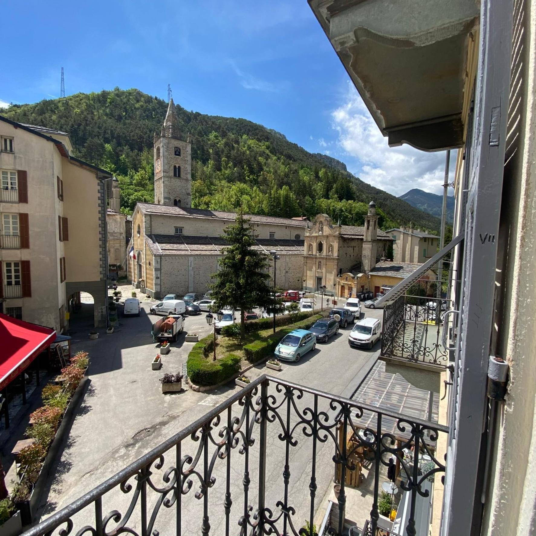 Hotel Fleur Des Alpes La Brigue Екстер'єр фото
